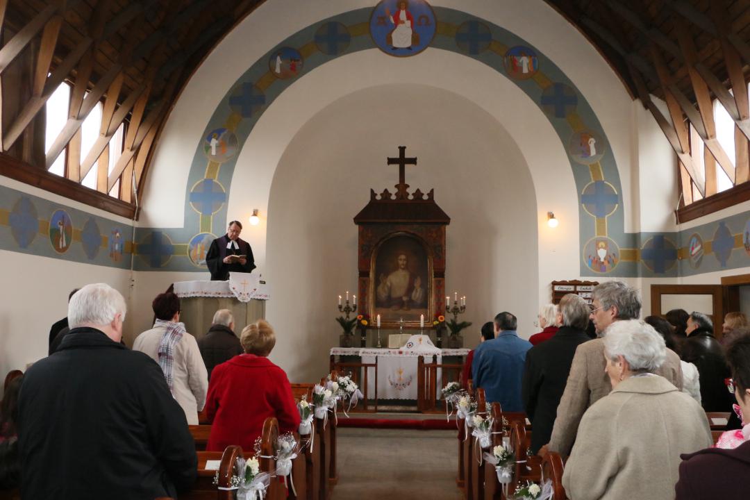 Hálát adtak a belülről megújult pestújhelyi templomért