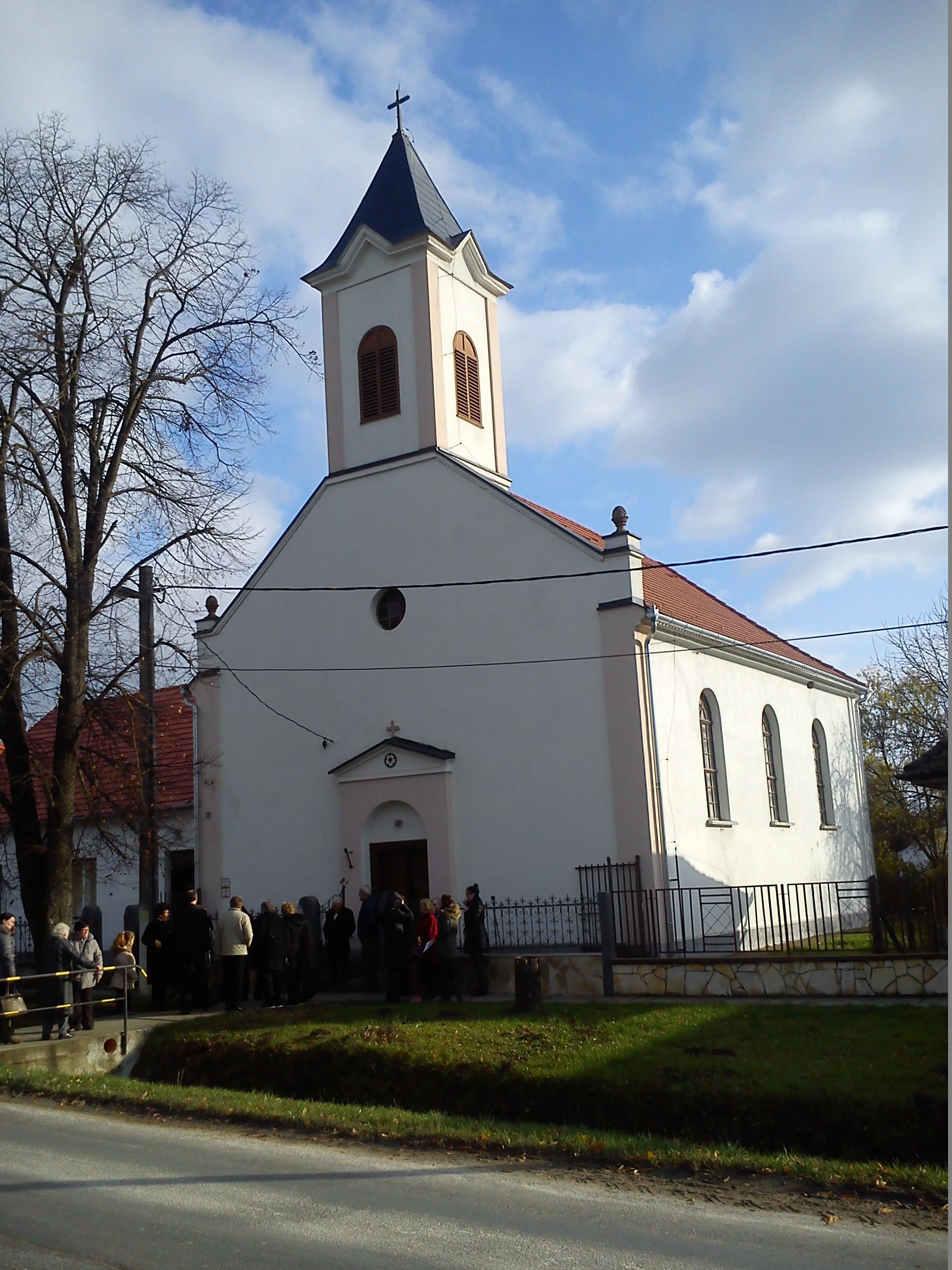 Képriport a felújított 125 éves borjádi templomról