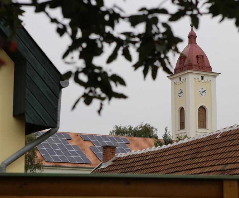 Napelemes templom óvja a környezetet Békéscsabán